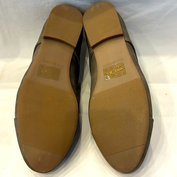 Call It Spring ‘Balinia’ lace up oxfords in taupe. Size 7.5 - Picture 4 of 6